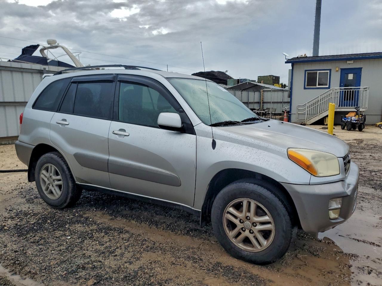 2001 TOYOTA RAV4 photo 4