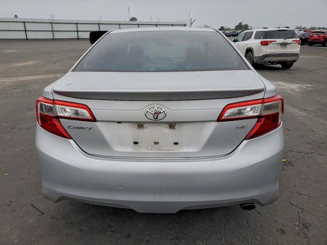 2014 TOYOTA CAMRY L photo 6