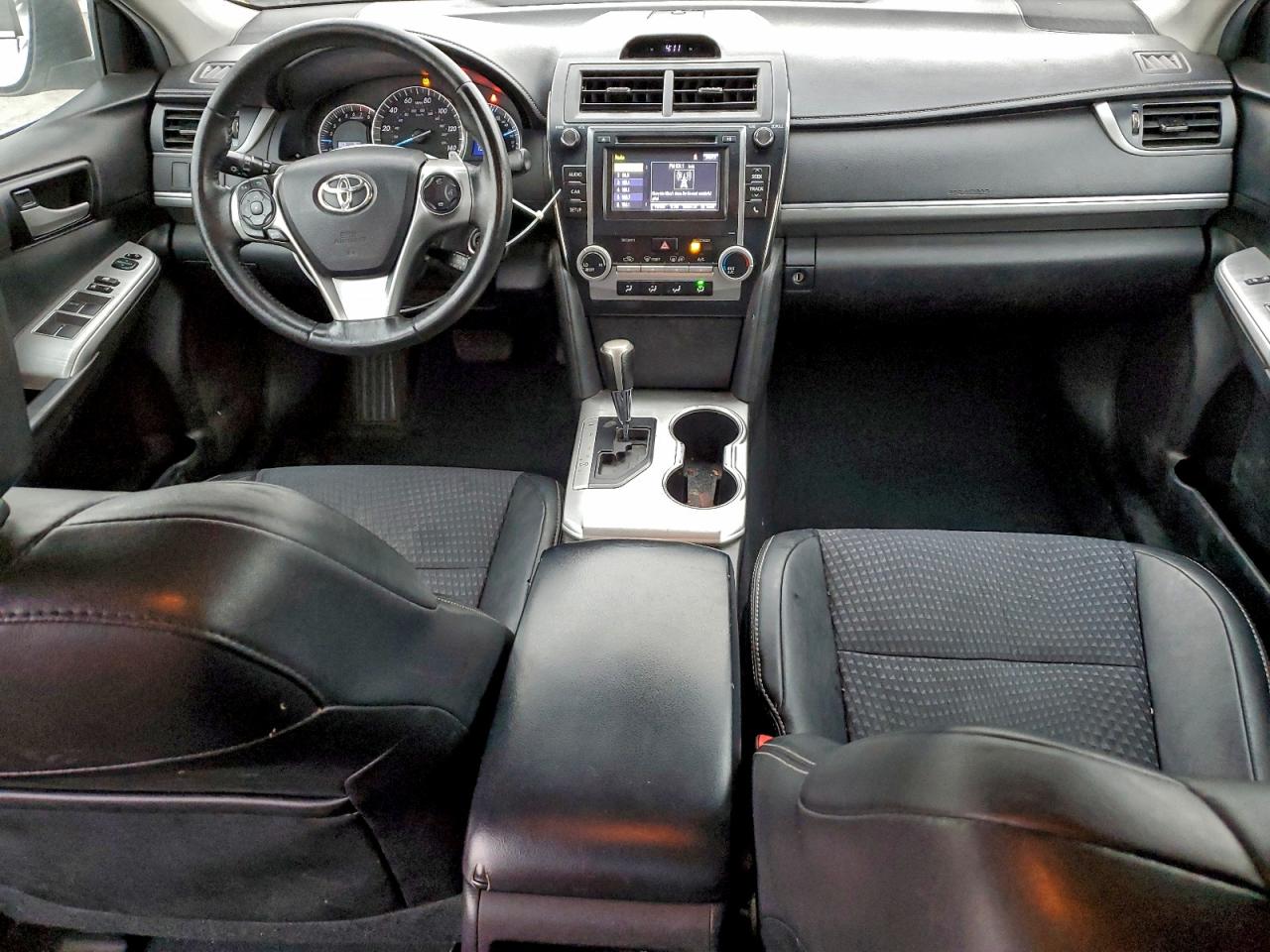 2014 TOYOTA CAMRY L photo 8