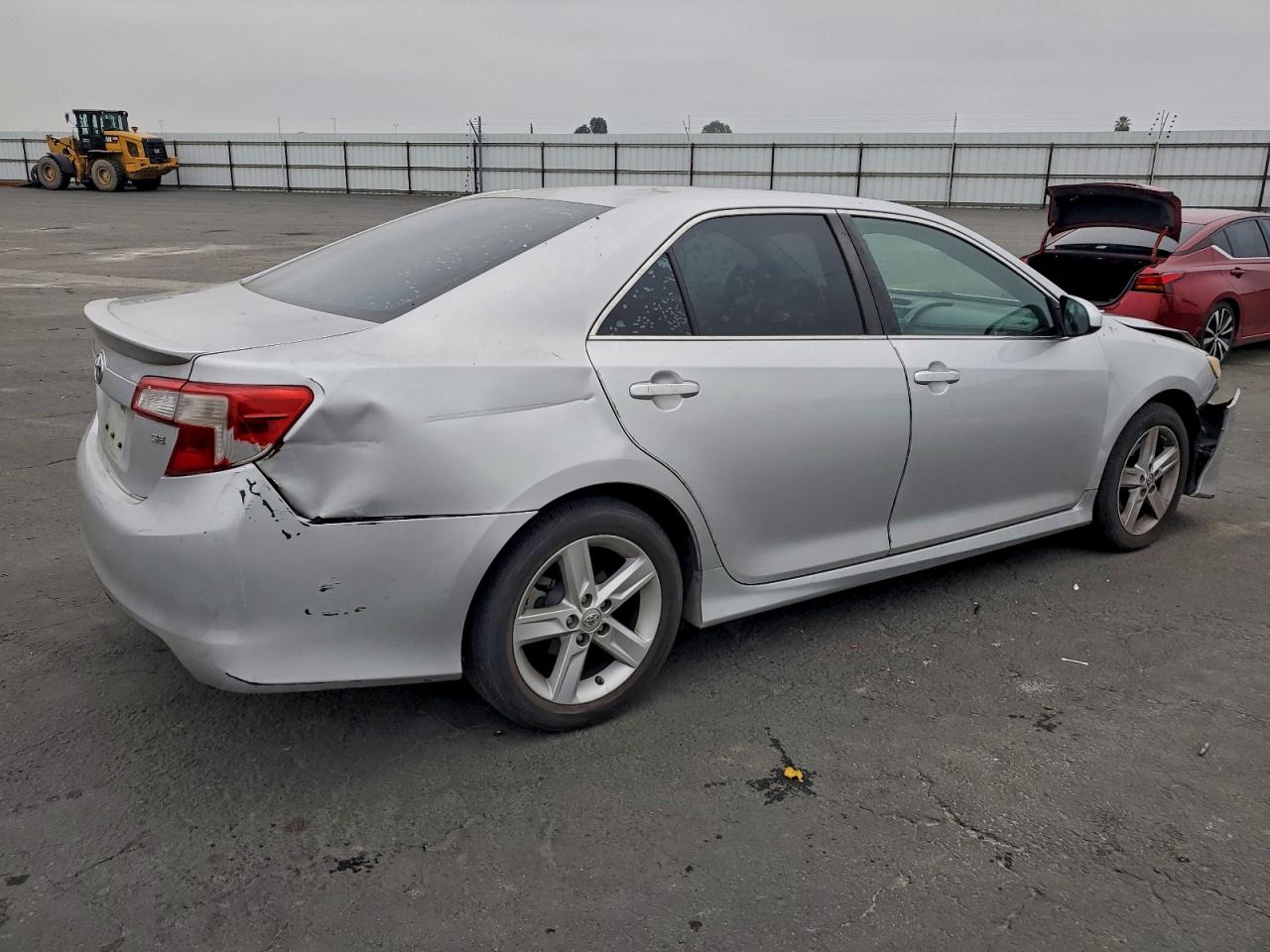 2014 TOYOTA CAMRY L photo 3