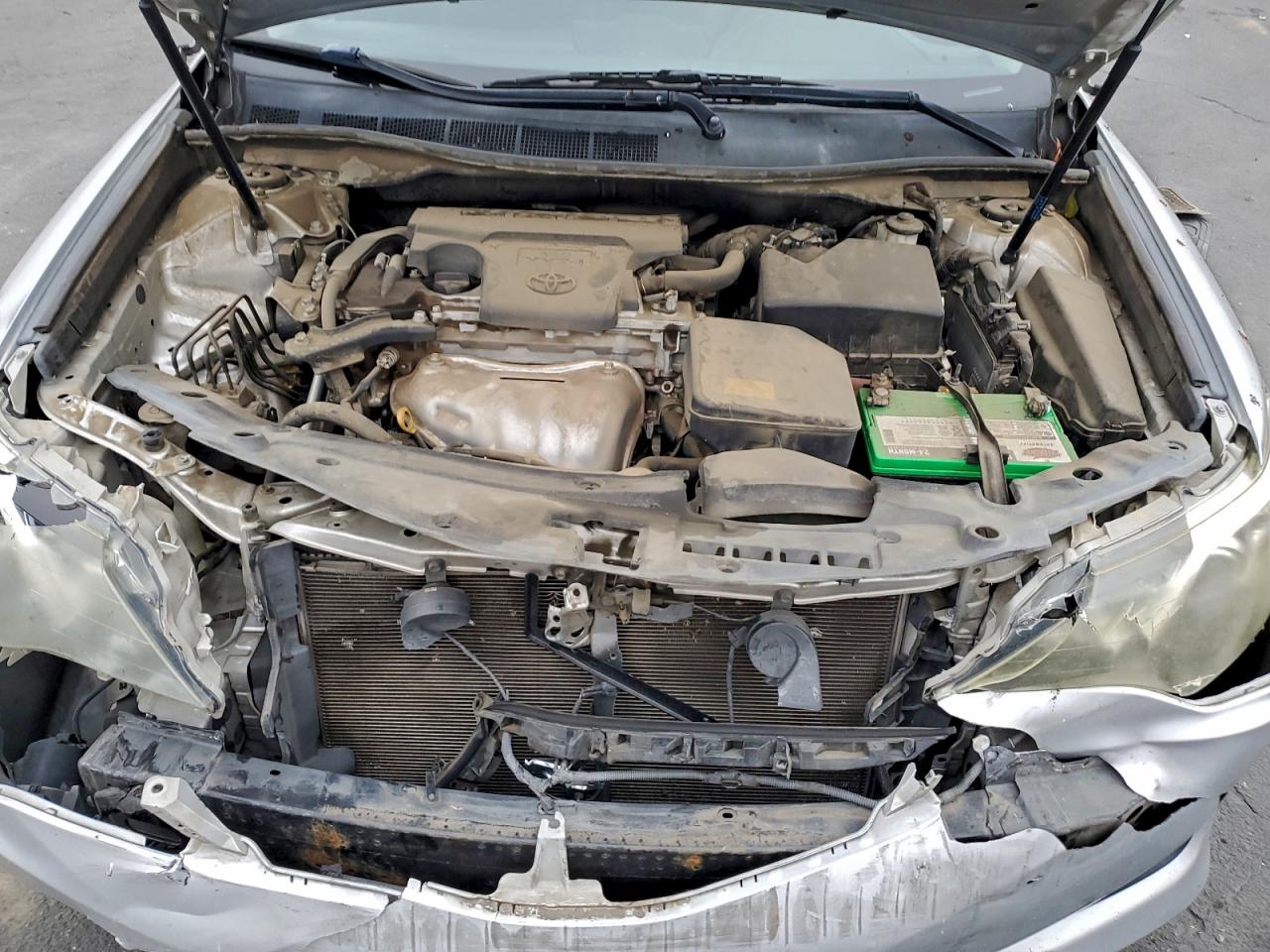 2014 TOYOTA CAMRY L photo 11