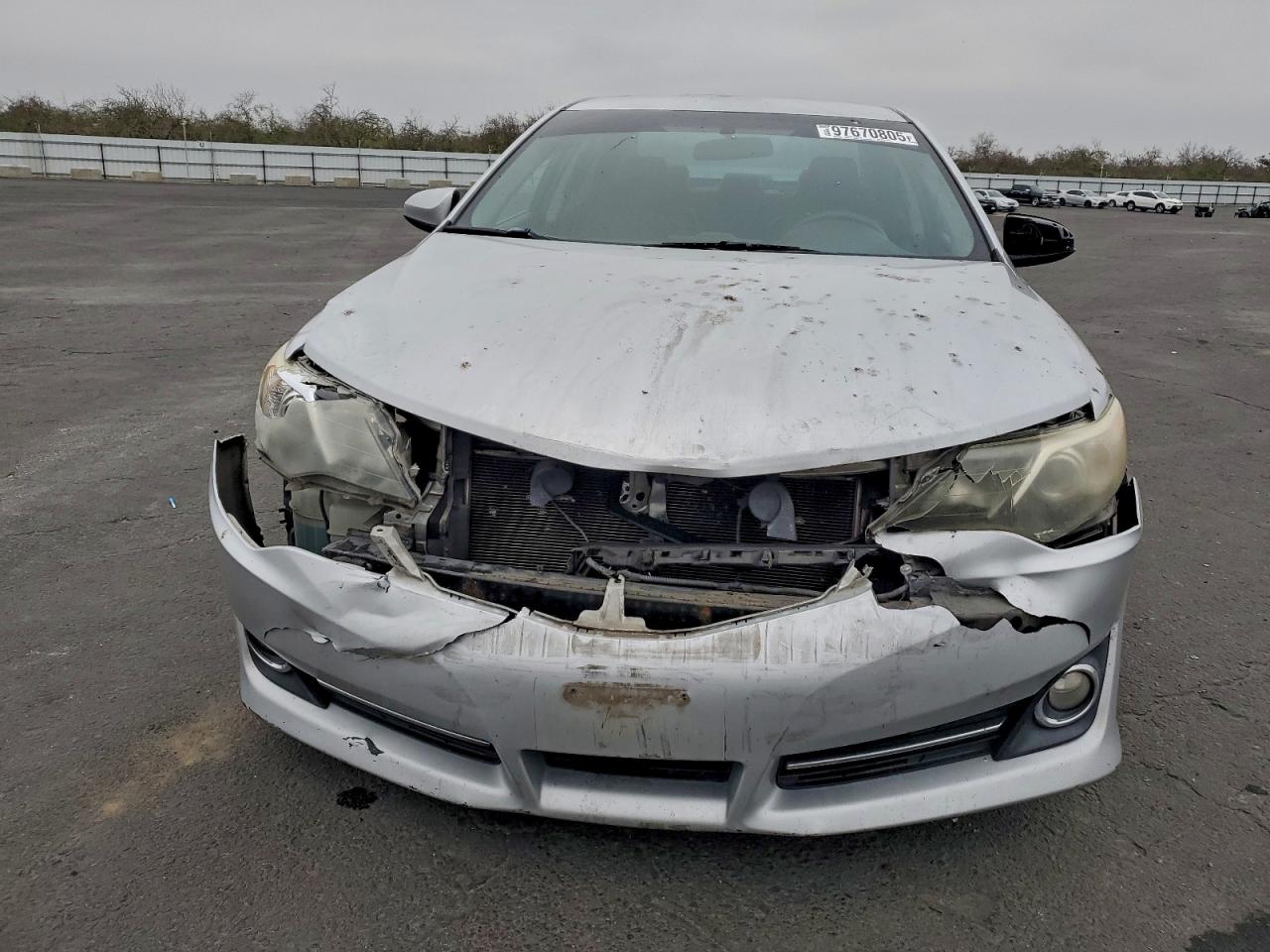 2014 TOYOTA CAMRY L photo 5