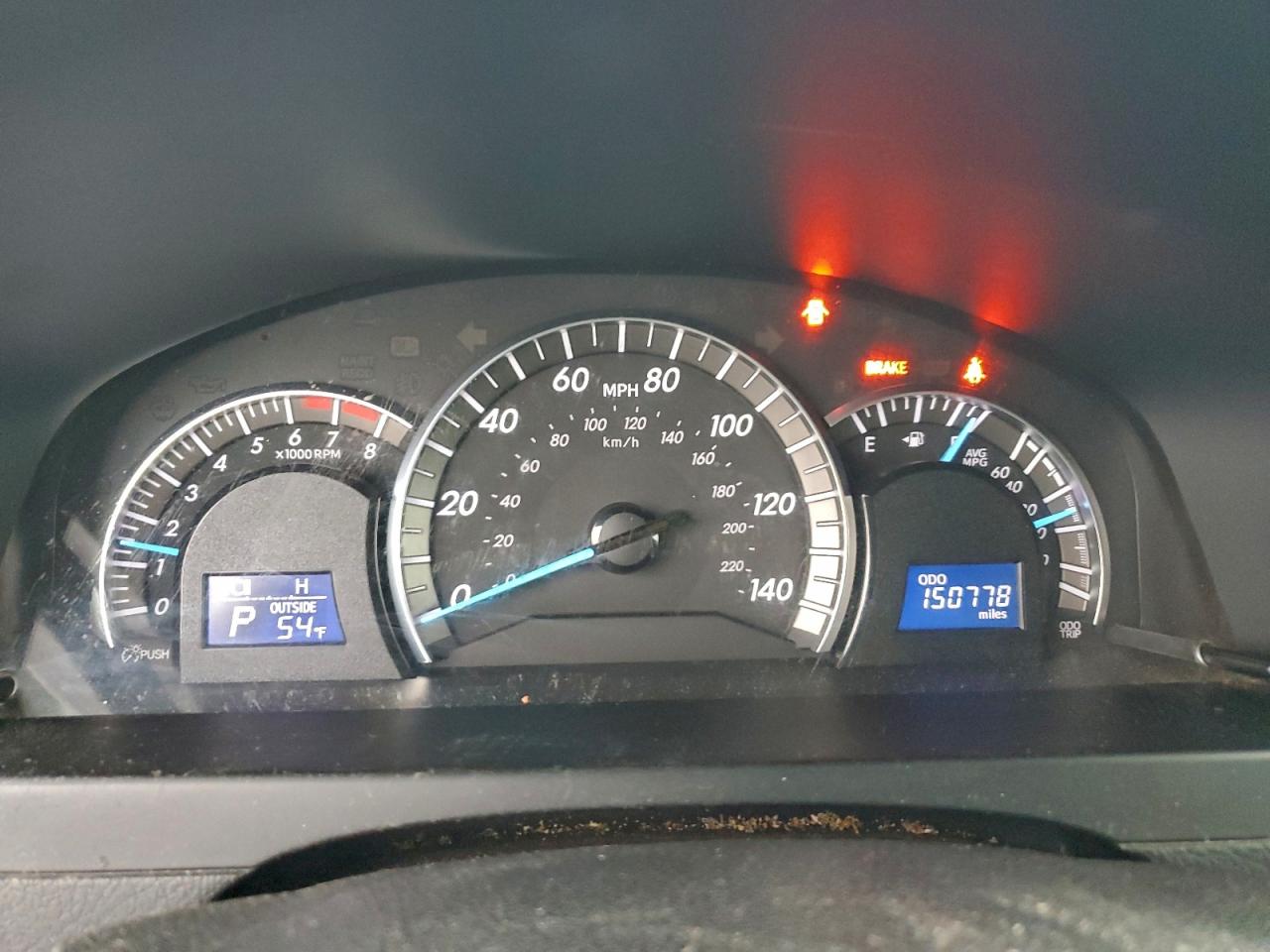 2014 TOYOTA CAMRY L photo 9