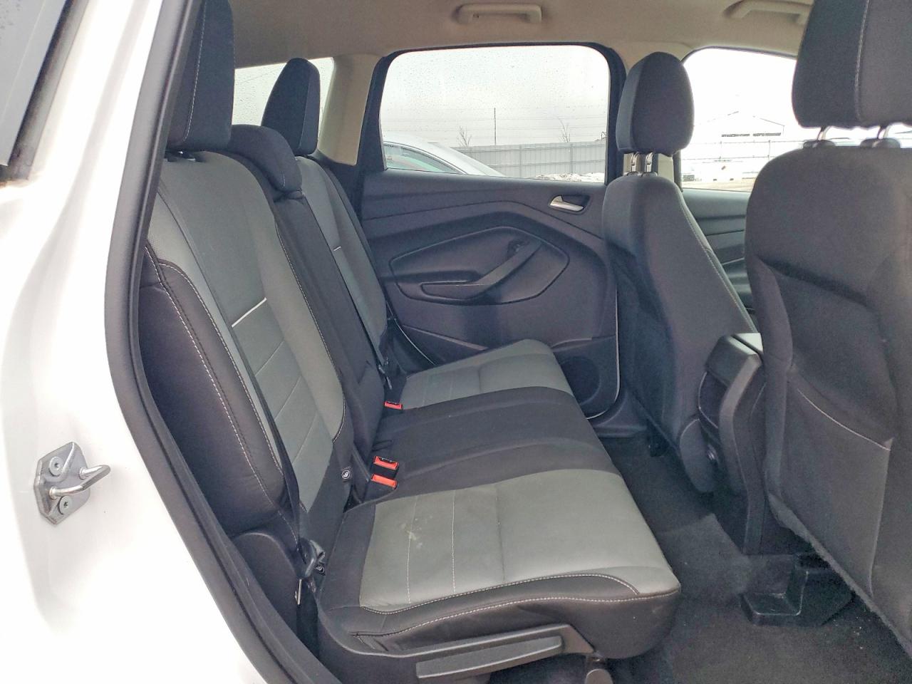 2015 FORD ESCAPE SE photo 11
