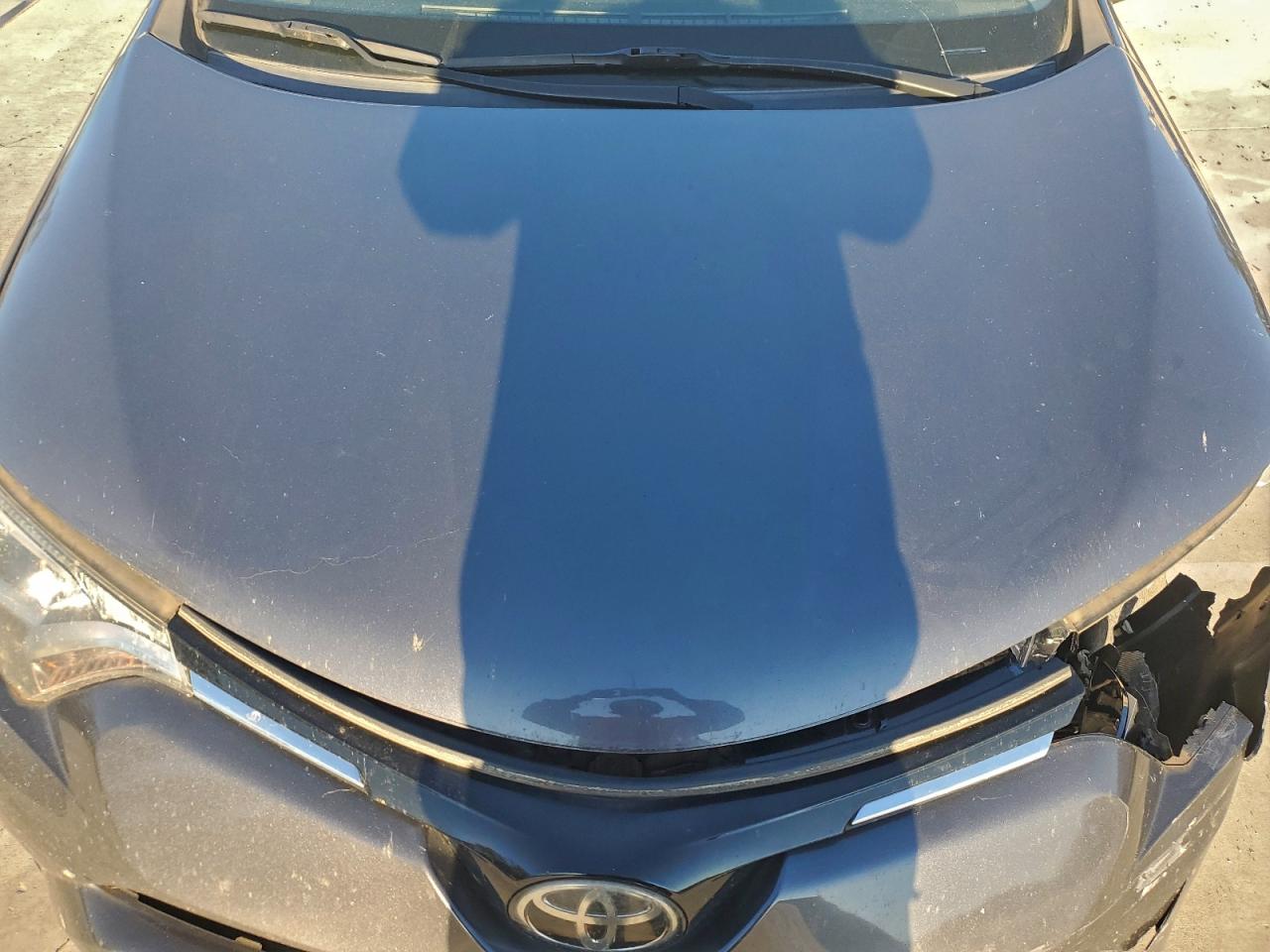 2018 TOYOTA RAV4 LE photo 12