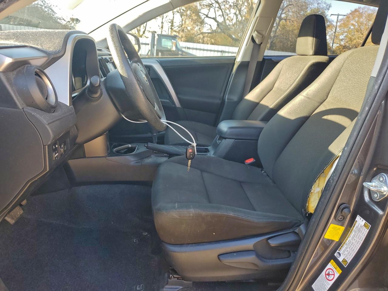 2018 TOYOTA RAV4 LE photo 7