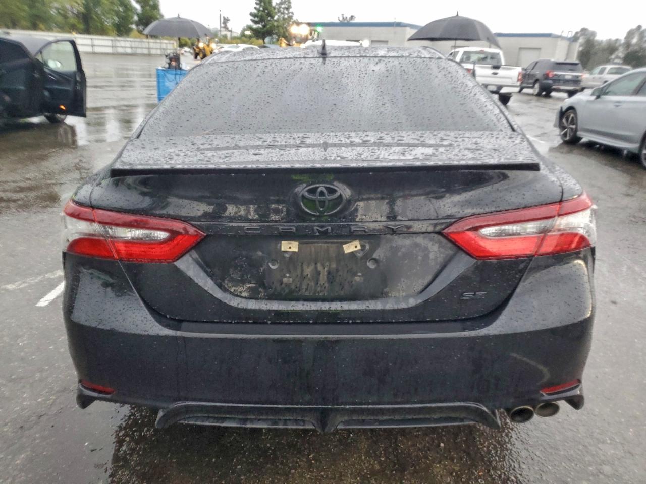 2021 TOYOTA CAMRY SE photo 6