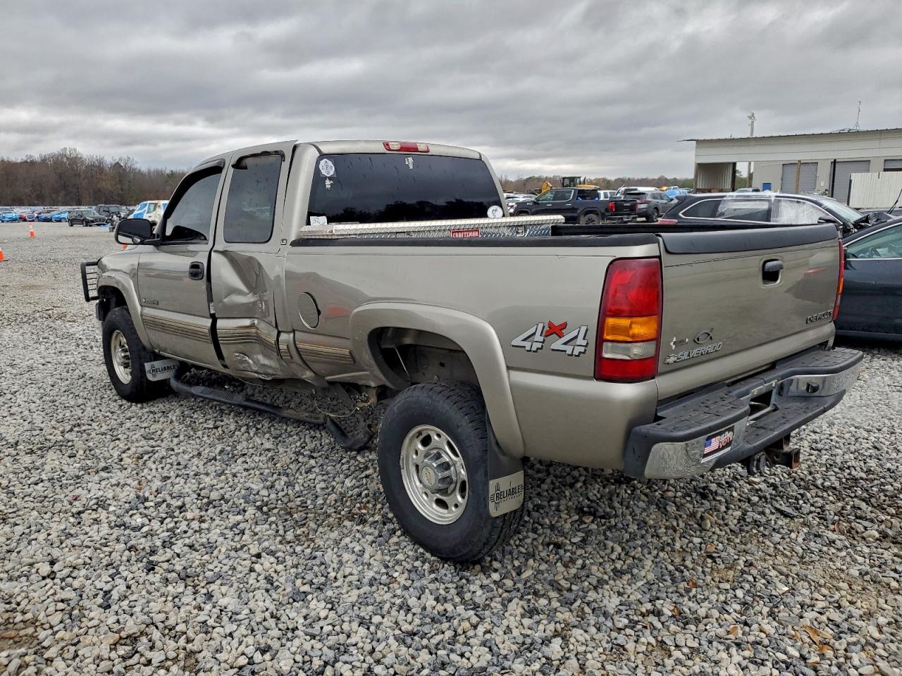2002 CHEVROLET SILVERADO K2500 HEAVY DUTY photo 2