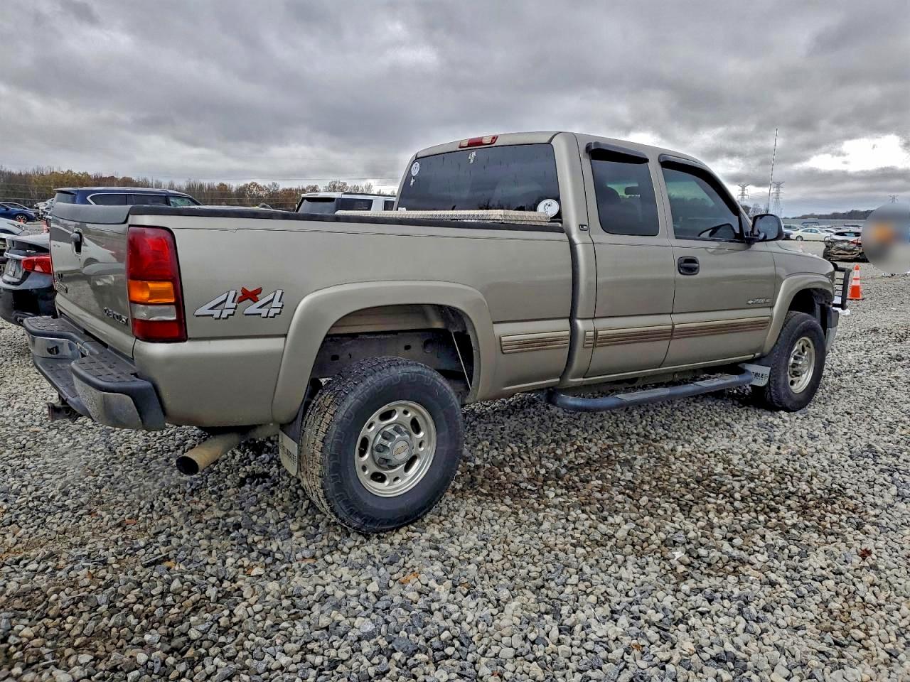 2002 CHEVROLET SILVERADO K2500 HEAVY DUTY photo 3
