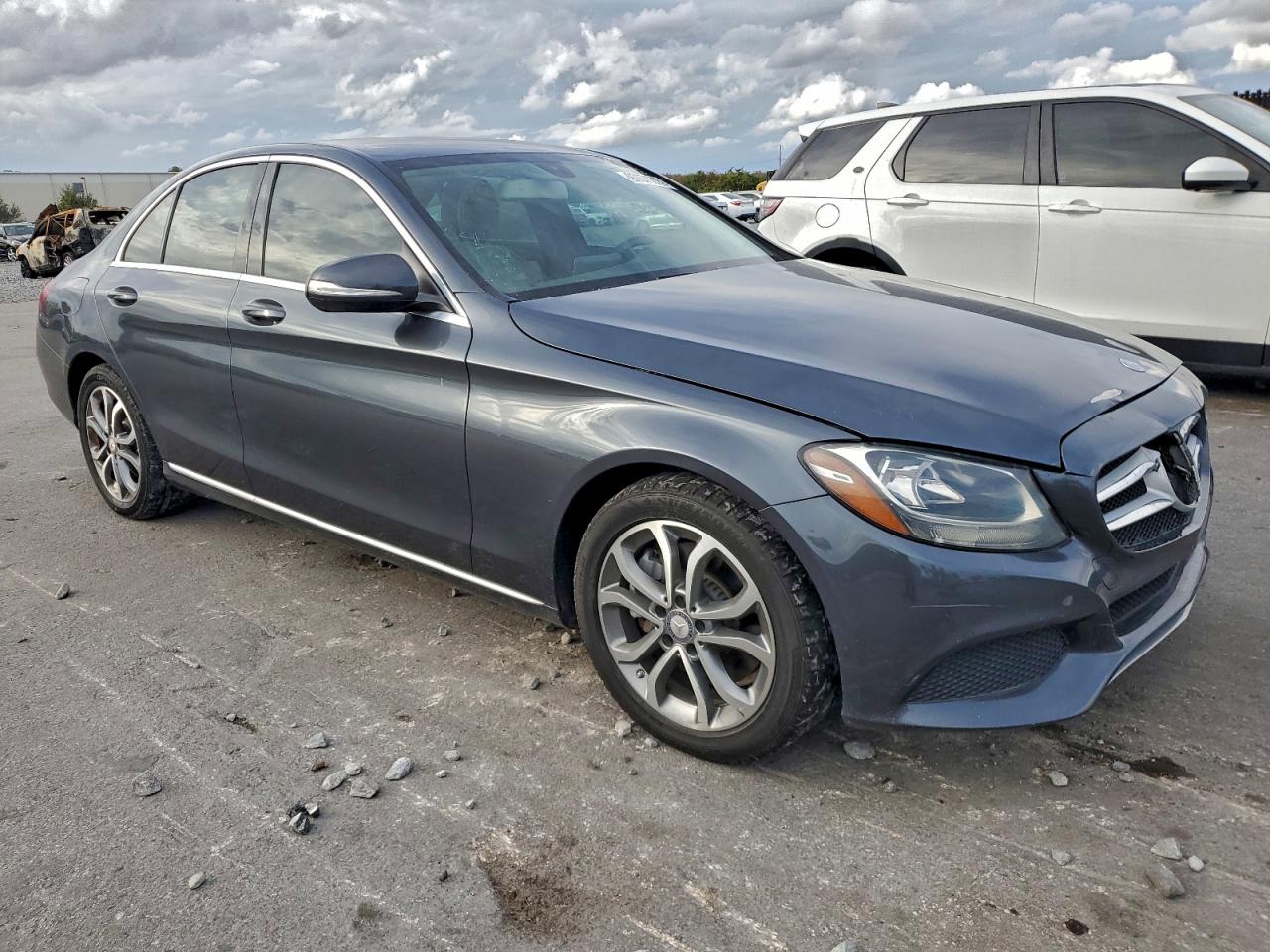 2015 MERCEDES-BENZ C 300 photo 4