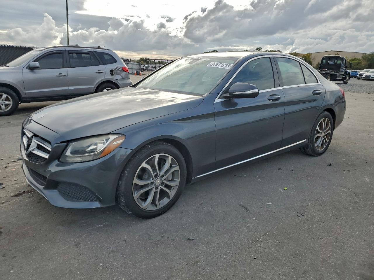 2015 MERCEDES-BENZ C