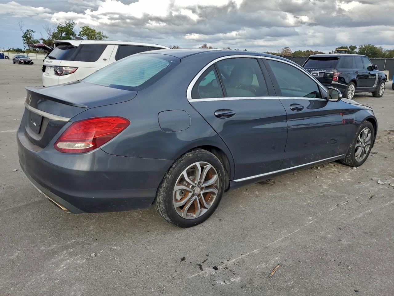 2015 MERCEDES-BENZ C 300 photo 3