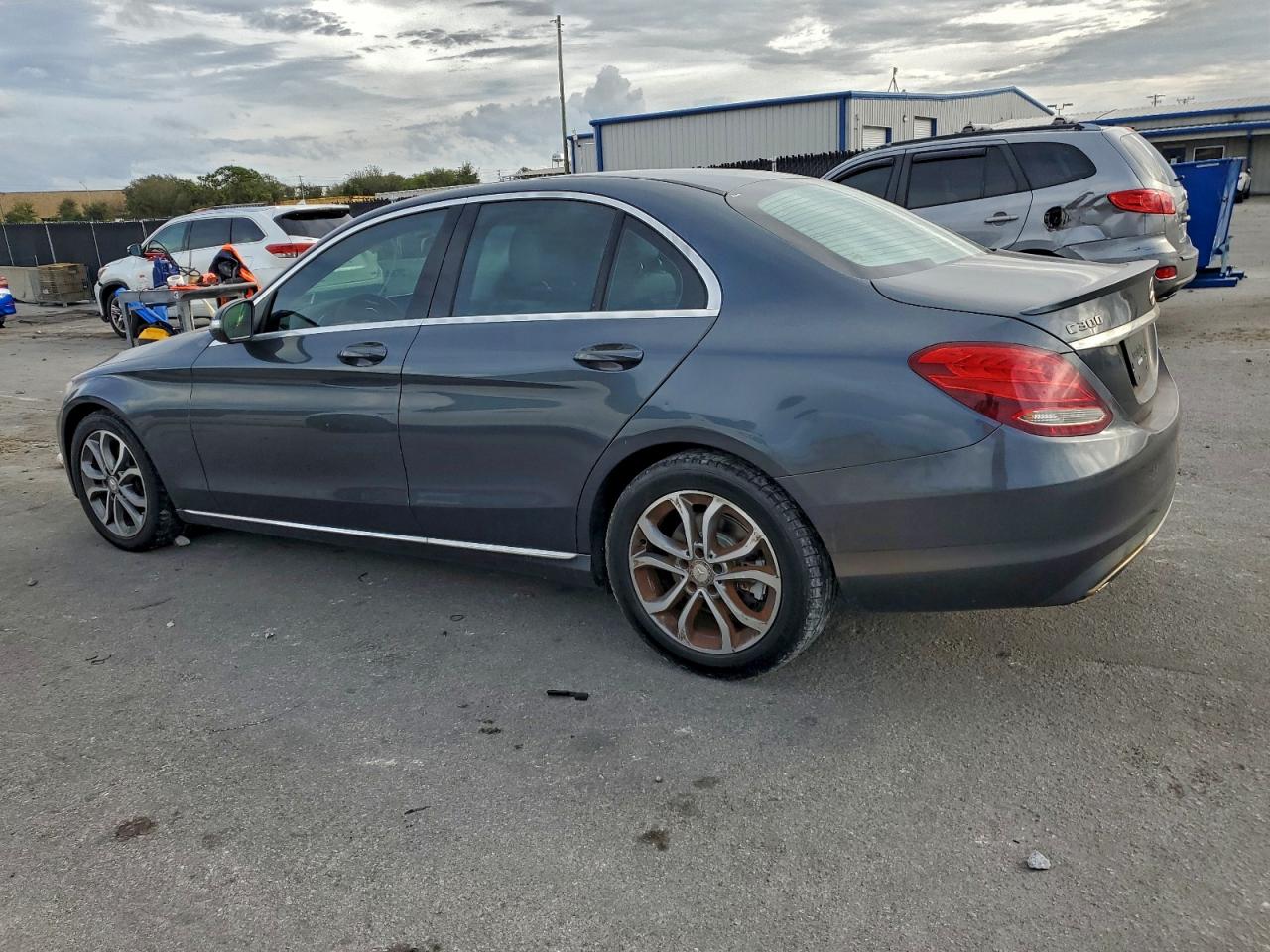 2015 MERCEDES-BENZ C 300 photo 2