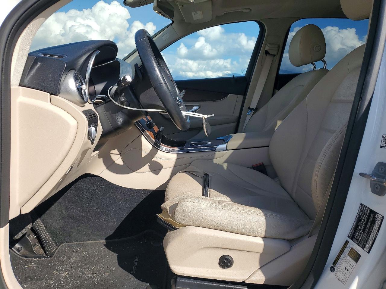 2020 MERCEDES-BENZ GLC 350E photo 7