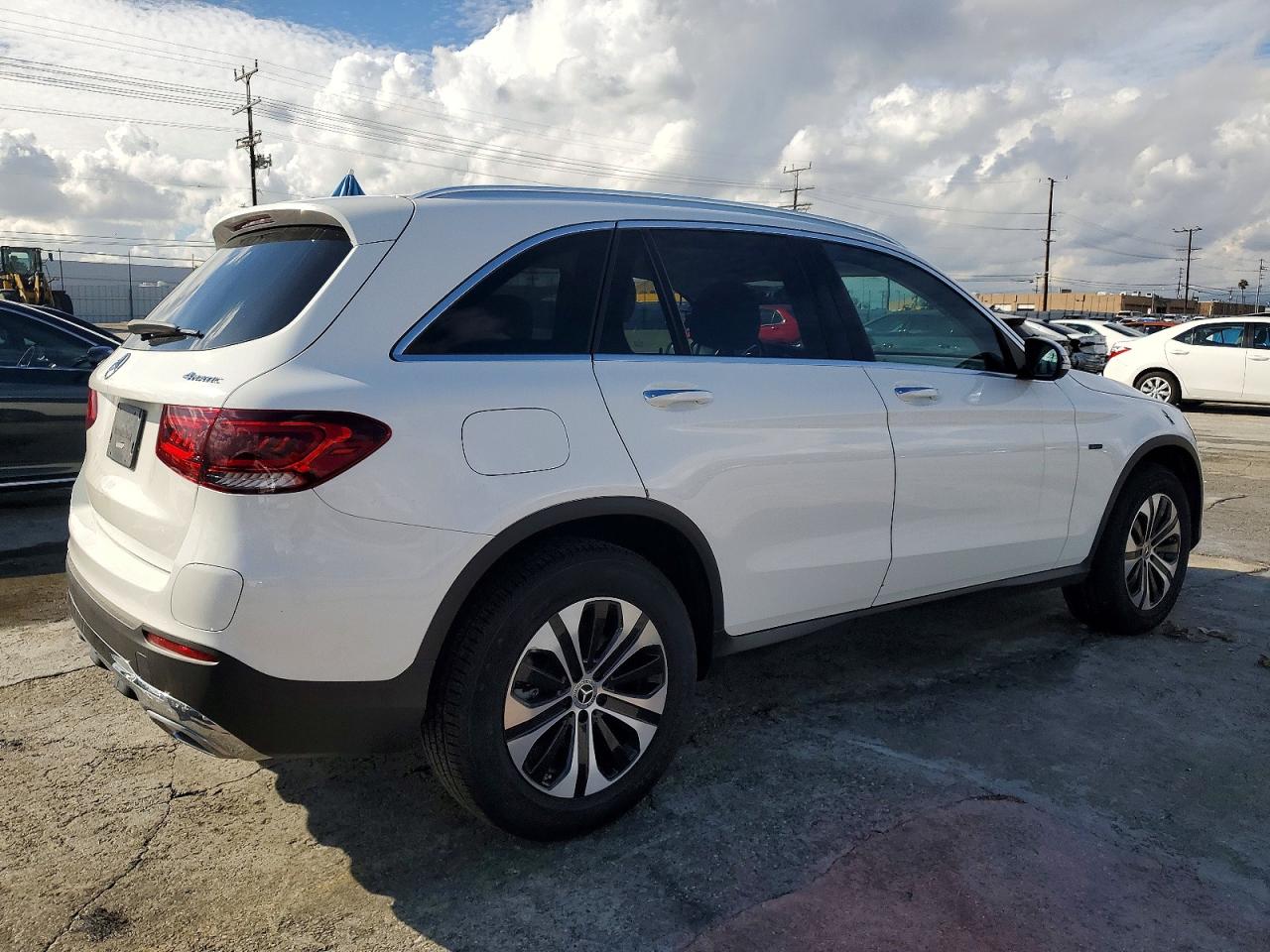 2020 MERCEDES-BENZ GLC 350E photo 3