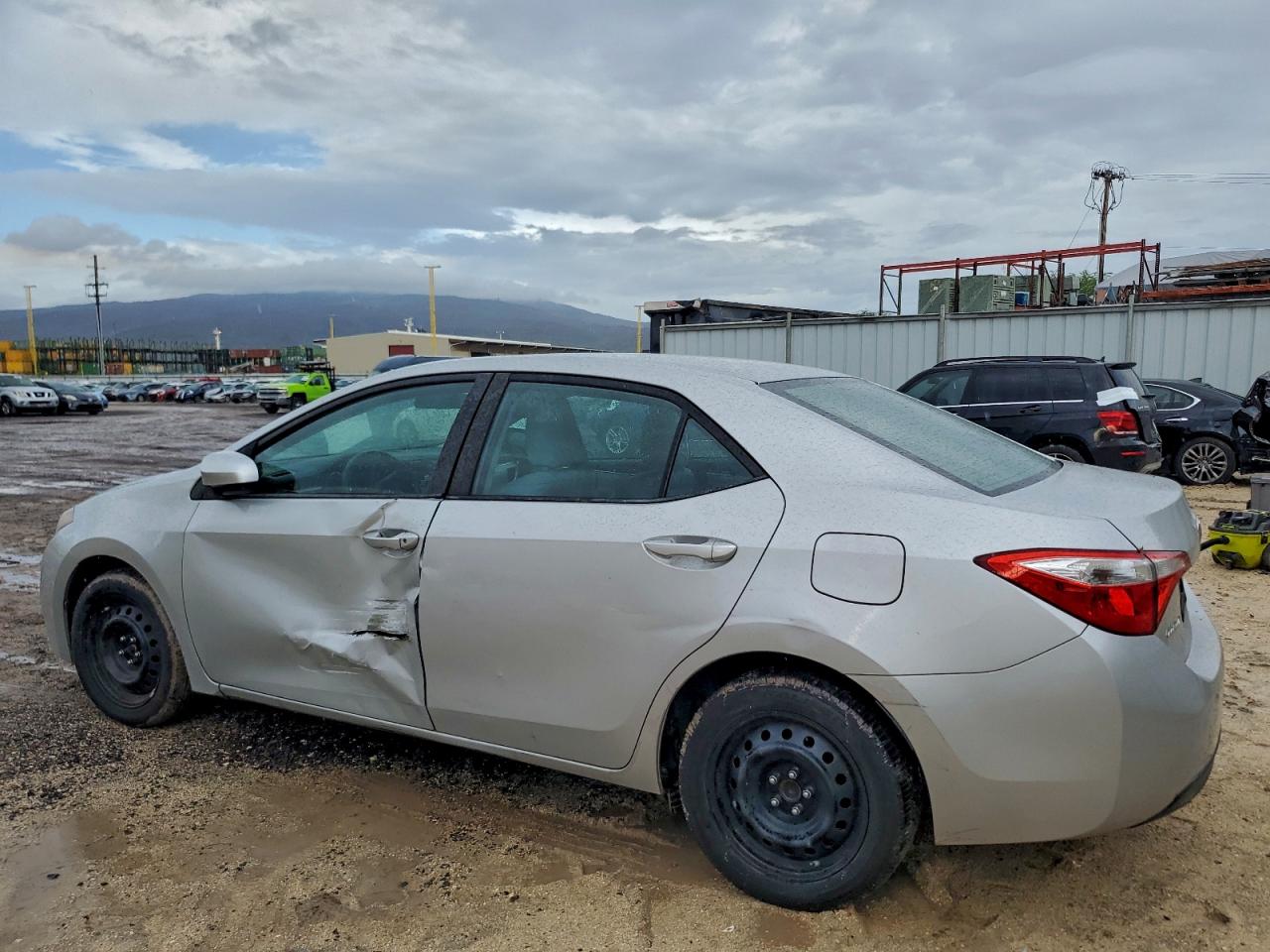 2014 TOYOTA COROLLA L photo 2