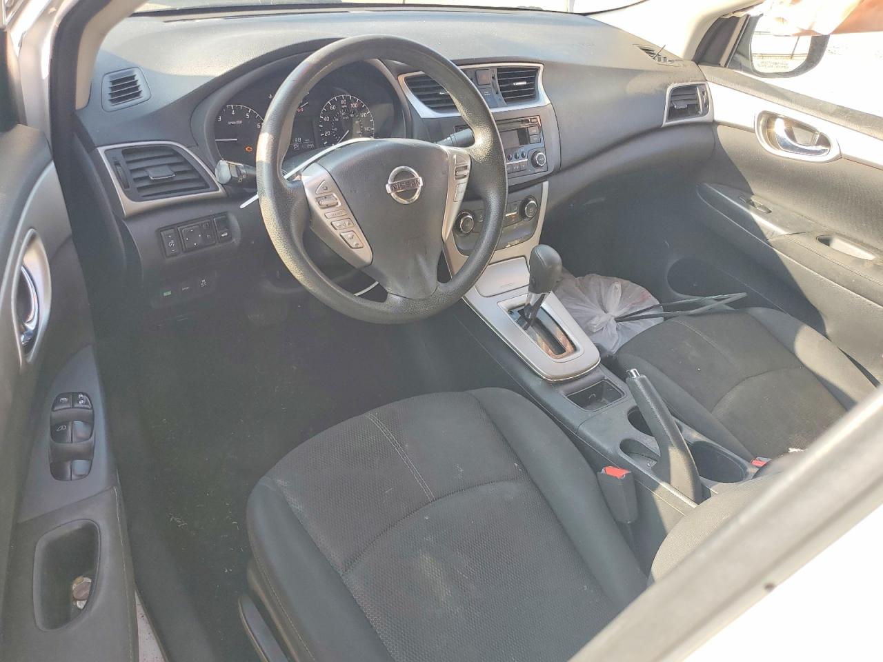 2015 NISSAN SENTRA S photo 8