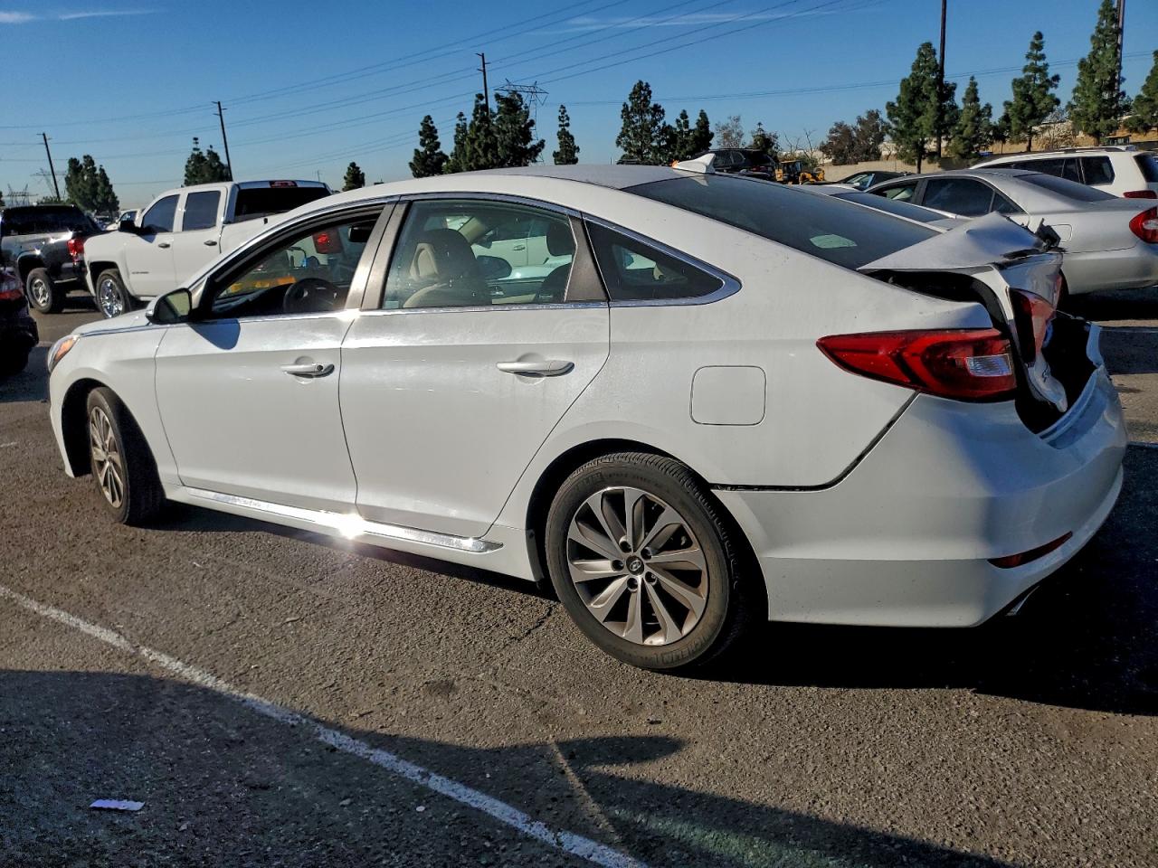 2015 HYUNDAI SONATA SPORT photo 2