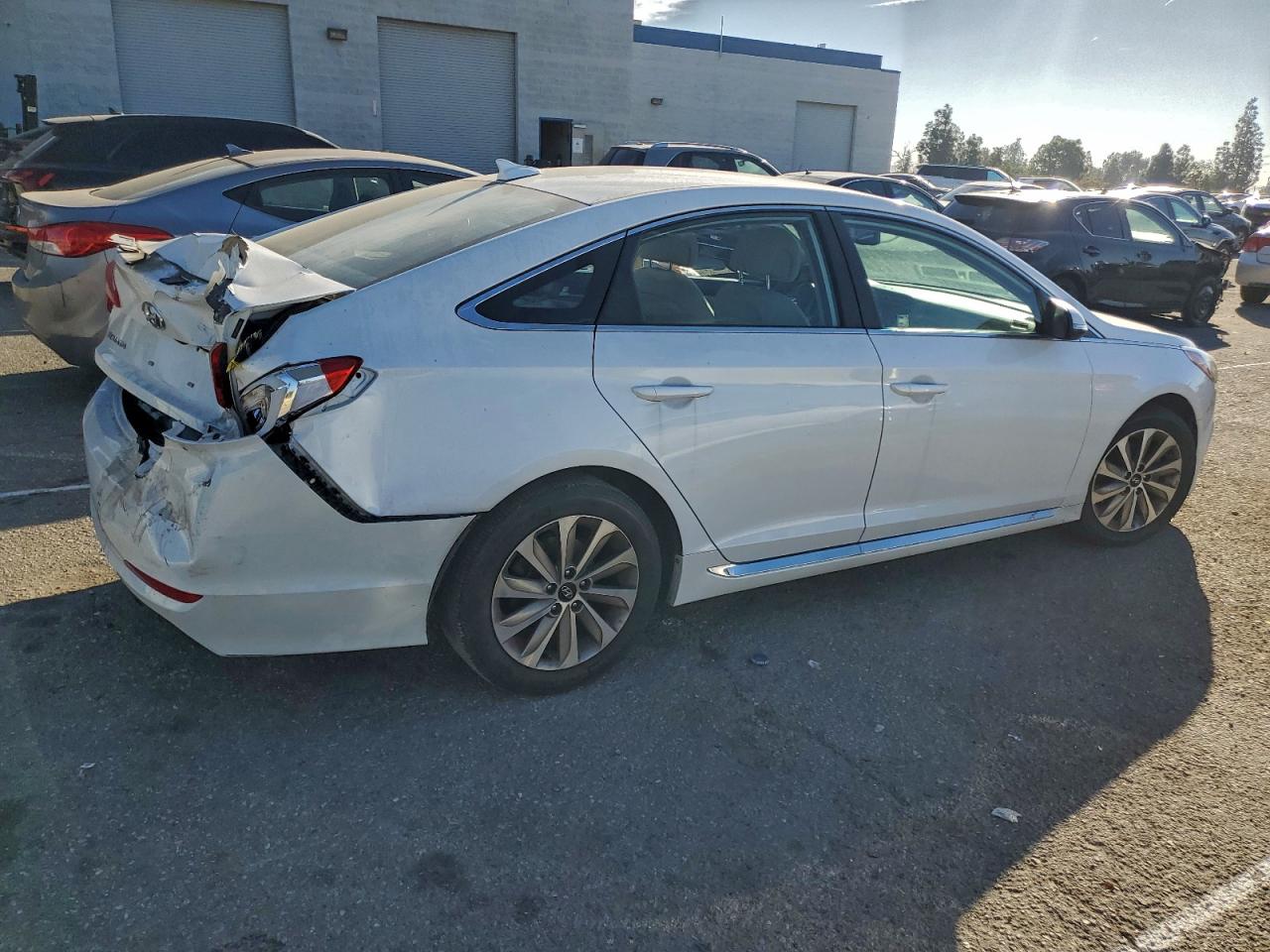 2015 HYUNDAI SONATA SPORT photo 3
