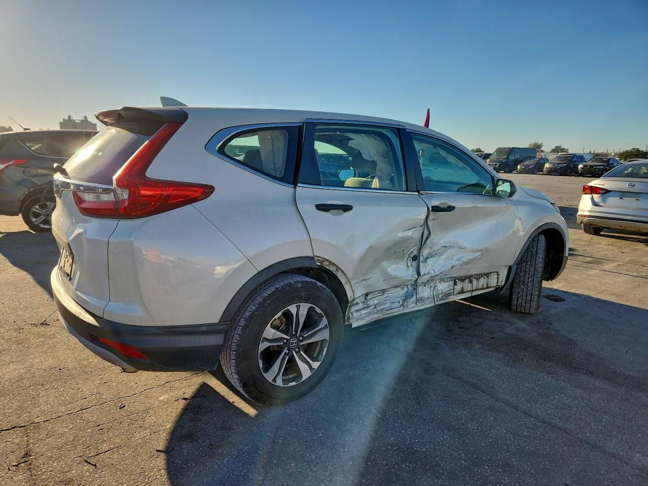 2017 HONDA CR-V LX photo 3