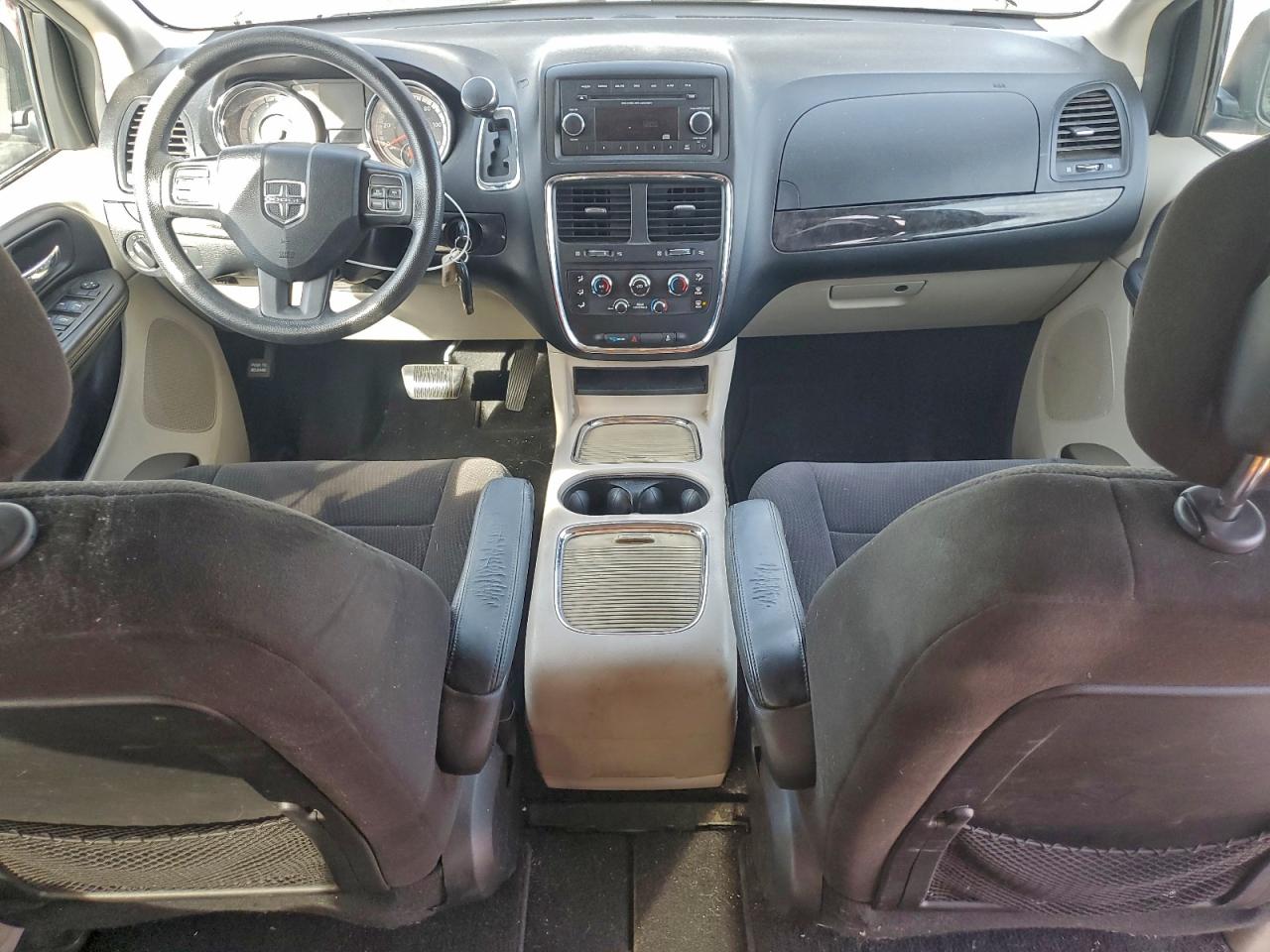 2013 DODGE GRAND CARAVAN SXT photo 8