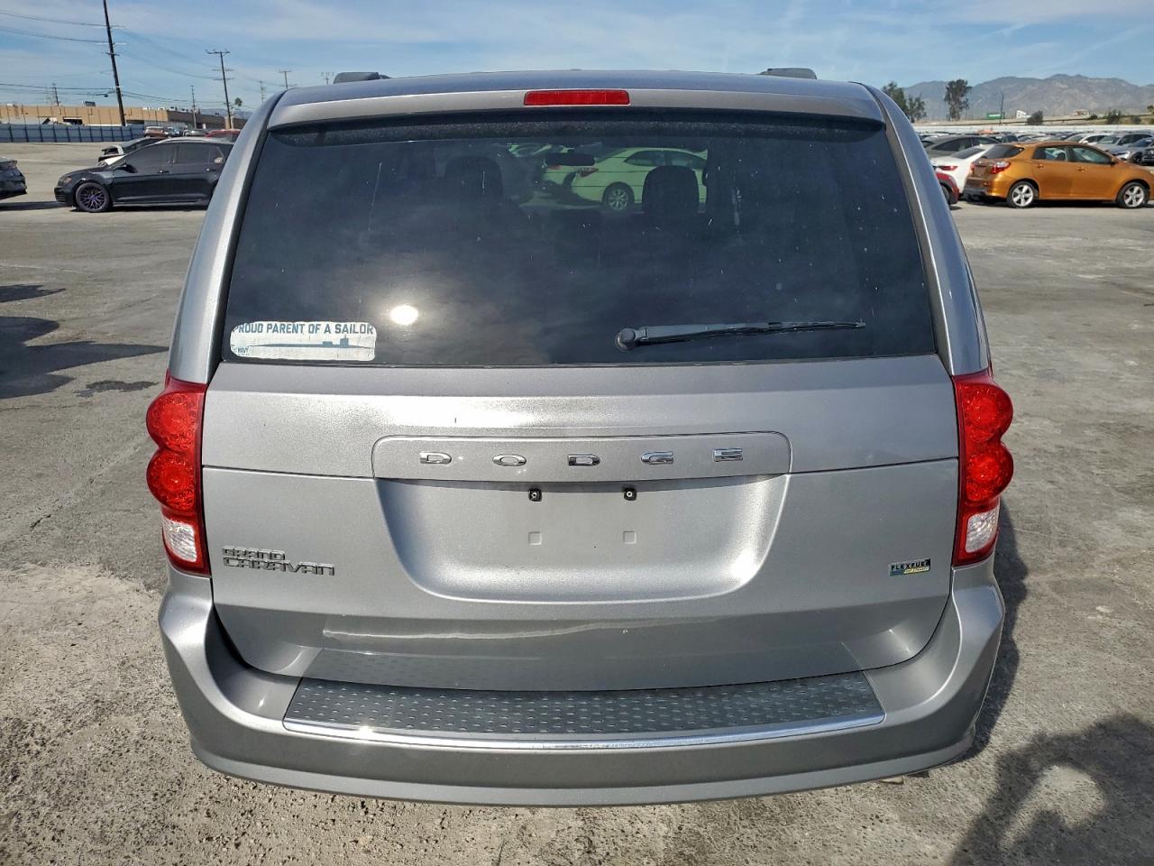 2013 DODGE GRAND CARAVAN SXT photo 6