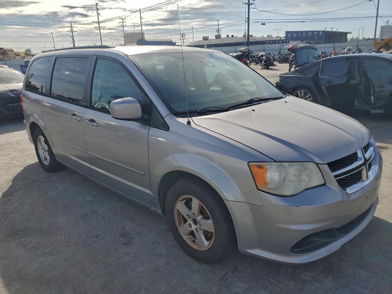 2013 DODGE GRAND CARAVAN SXT photo 4