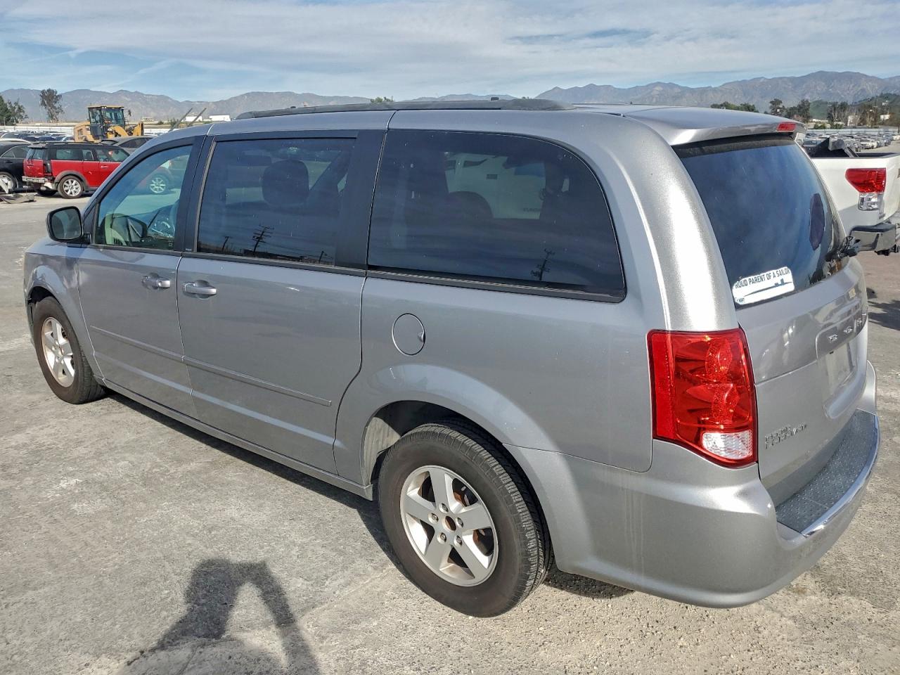 2013 DODGE GRAND CARAVAN SXT photo 2