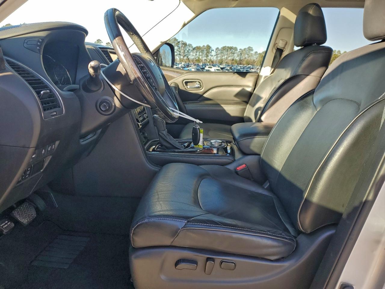 2021 INFINITI QX80 LUXE photo 7