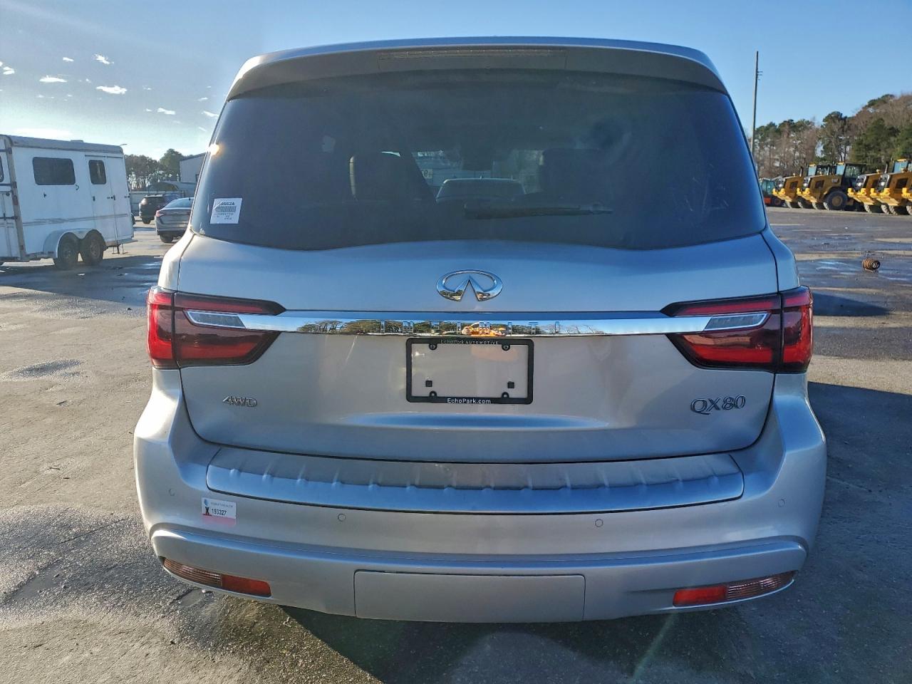 2021 INFINITI QX80 LUXE photo 6