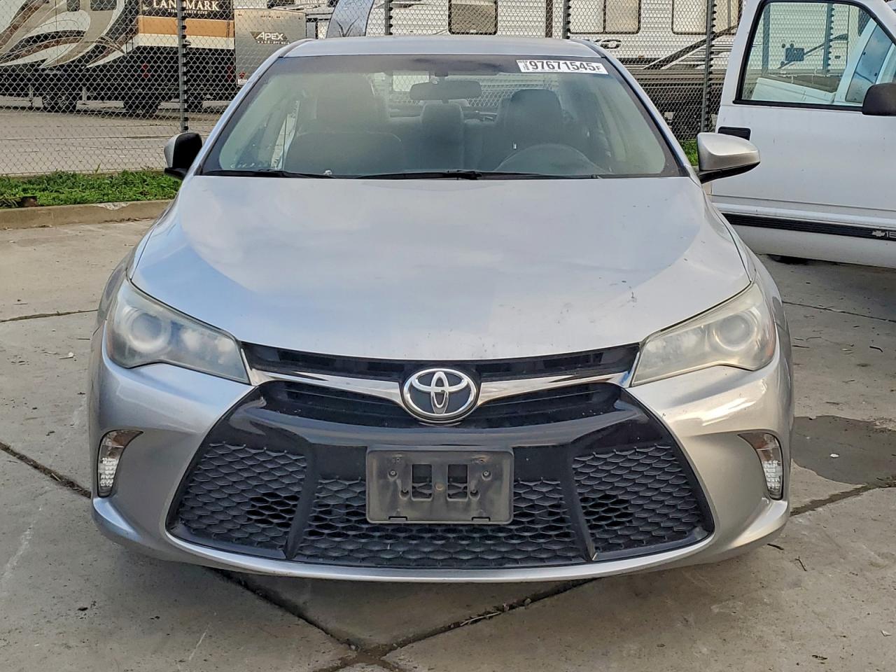 2017 TOYOTA CAMRY LE photo 5