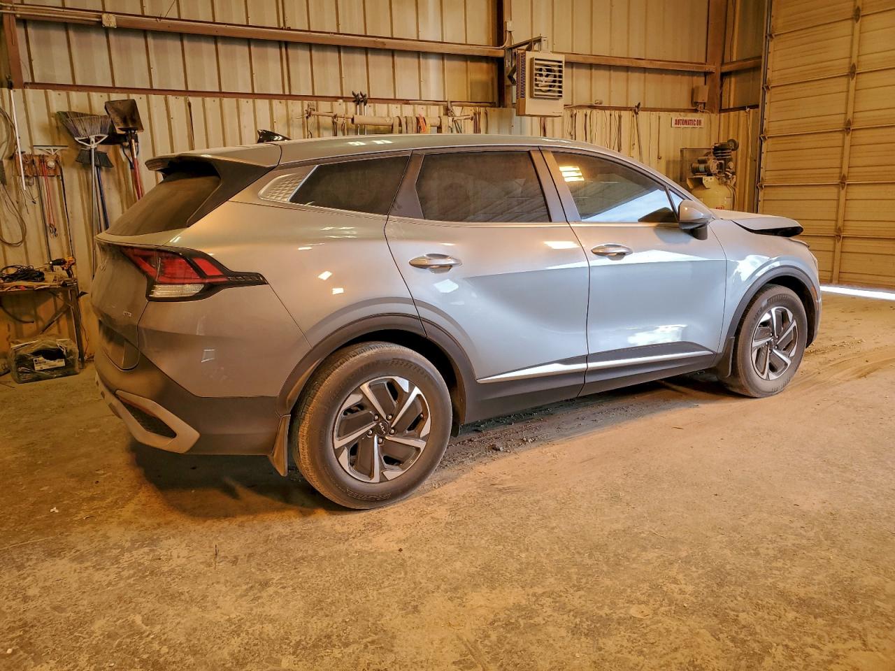 2023 KIA SPORTAGE LX photo 3