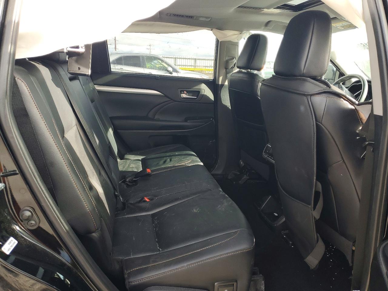 2019 TOYOTA HIGHLANDER photo 11