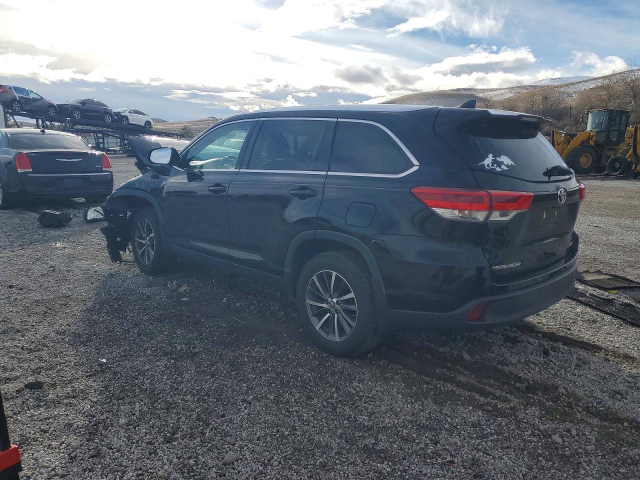 2019 TOYOTA HIGHLANDER photo 2