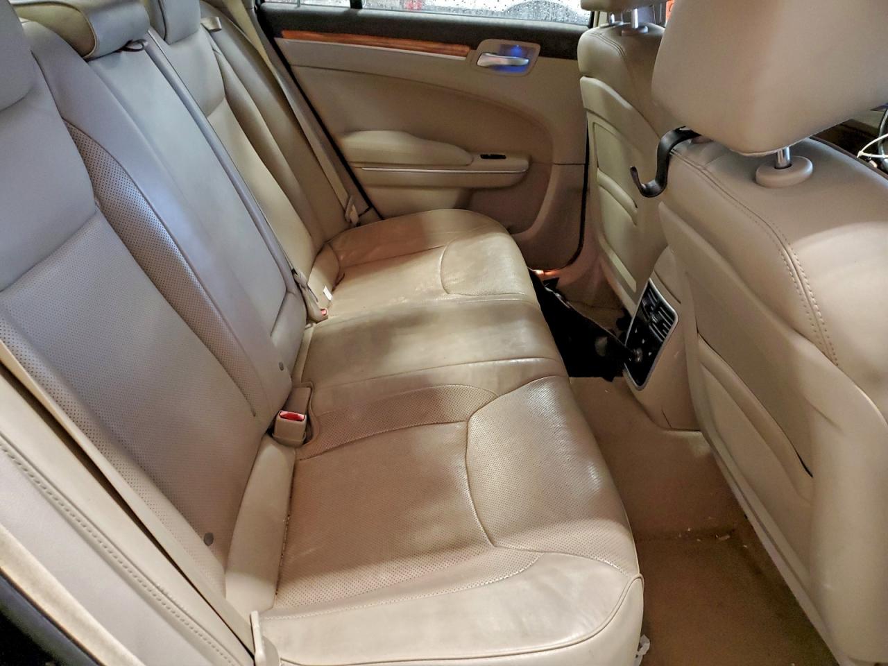 2013 CHRYSLER 300C photo 10