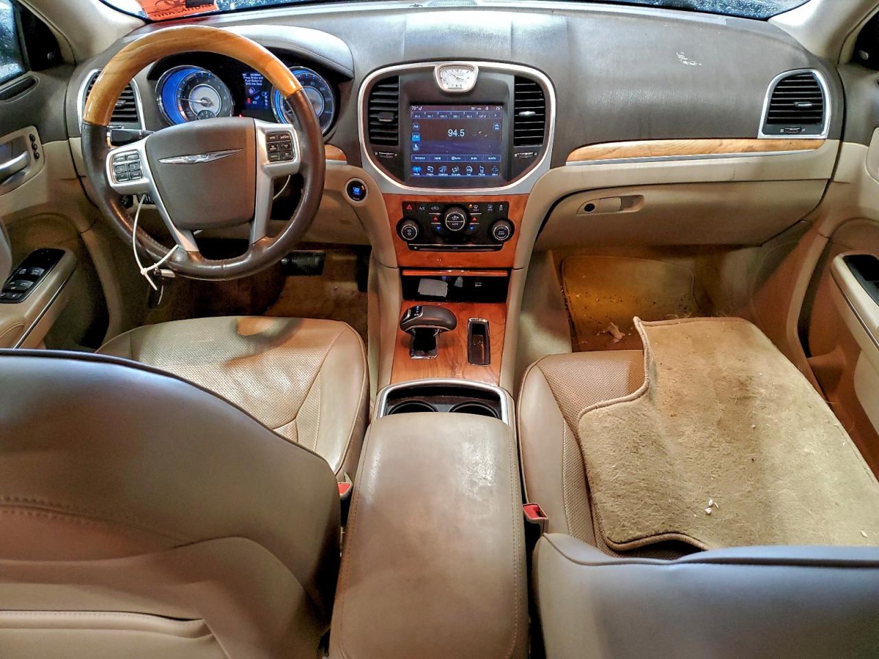 2013 CHRYSLER 300C photo 8