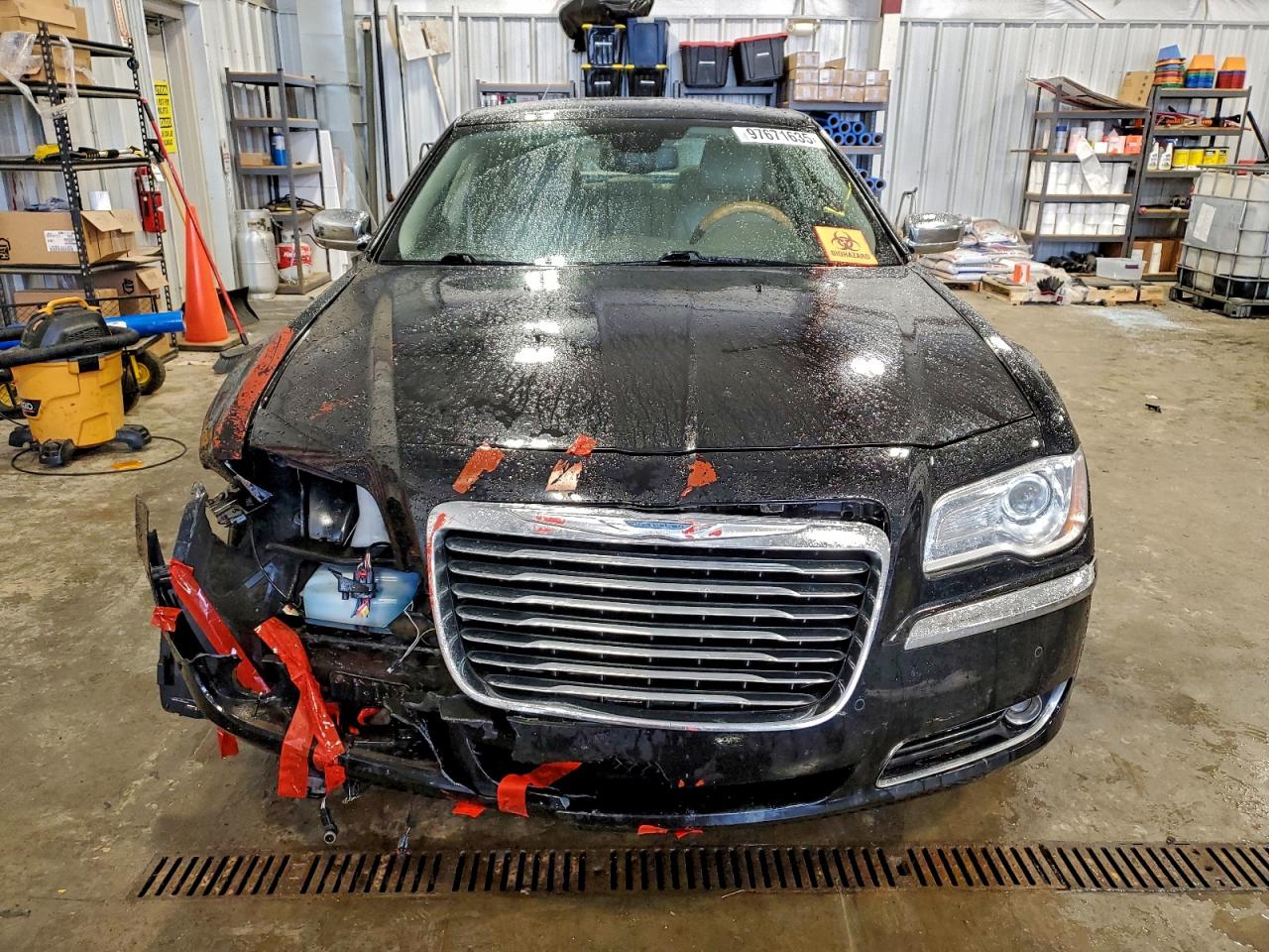 2013 CHRYSLER 300C photo 5