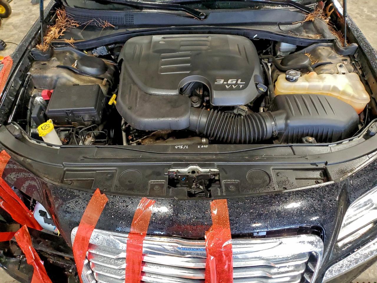 2013 CHRYSLER 300C photo 11