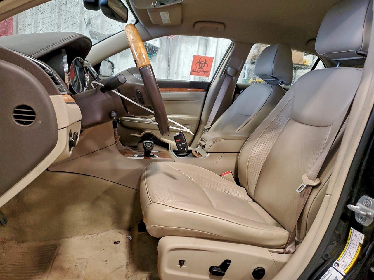 2013 CHRYSLER 300C photo 7