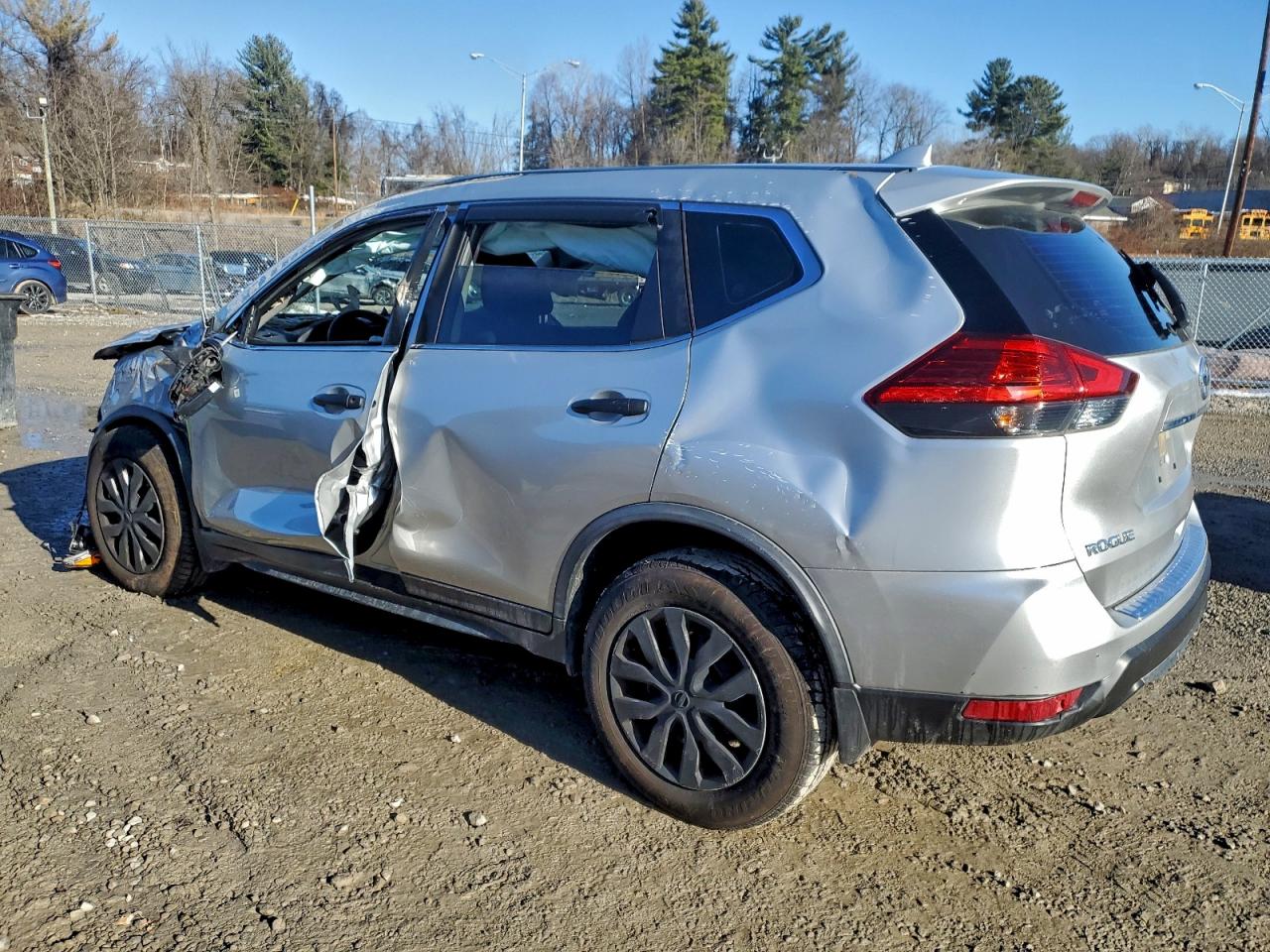 2017 NISSAN ROGUE S photo 2