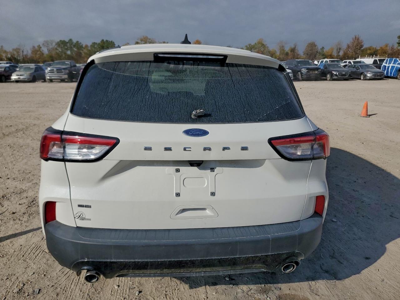 2022 FORD ESCAPE SE photo 6