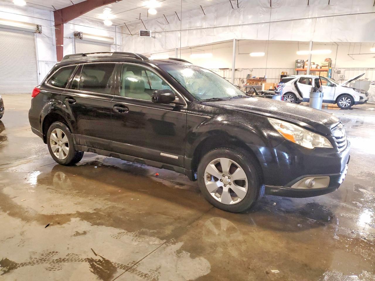 2010 SUBARU OUTBACK photo 4