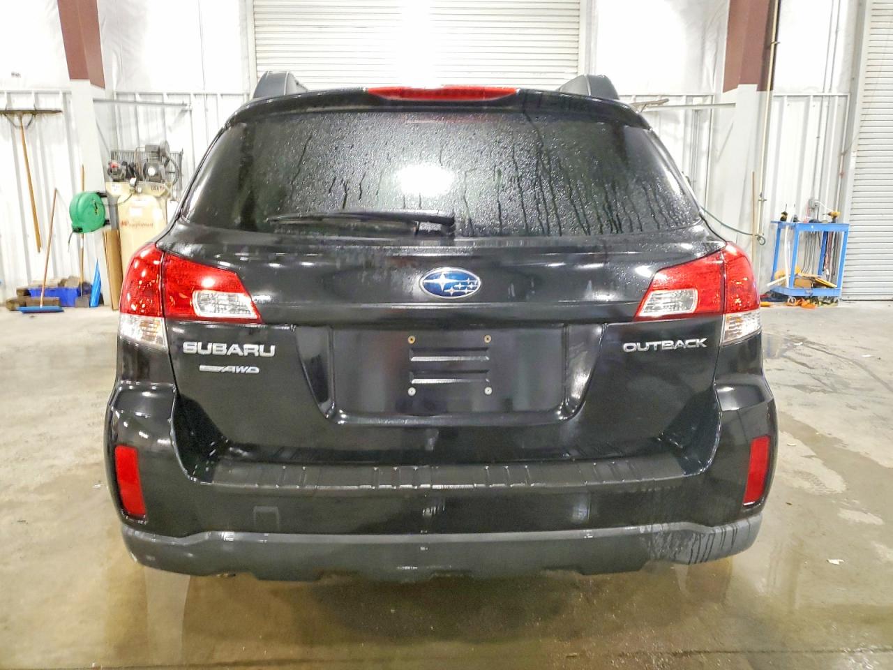 2010 SUBARU OUTBACK photo 6