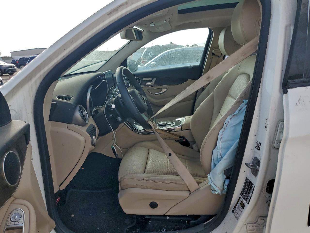 2017 MERCEDES-BENZ GLC 300 4MATIC photo 7