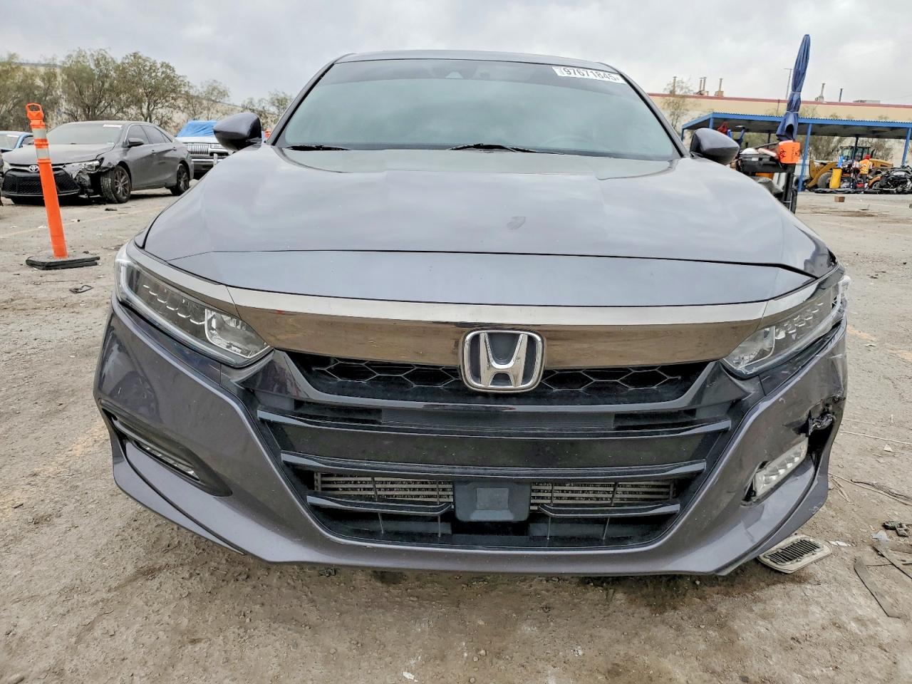 2018 HOND ACCORD photo 5