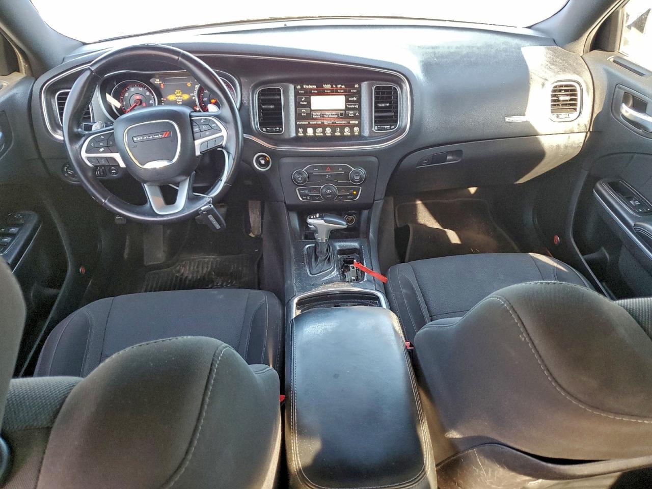 2016 DODGE CHARGER SXT photo 8
