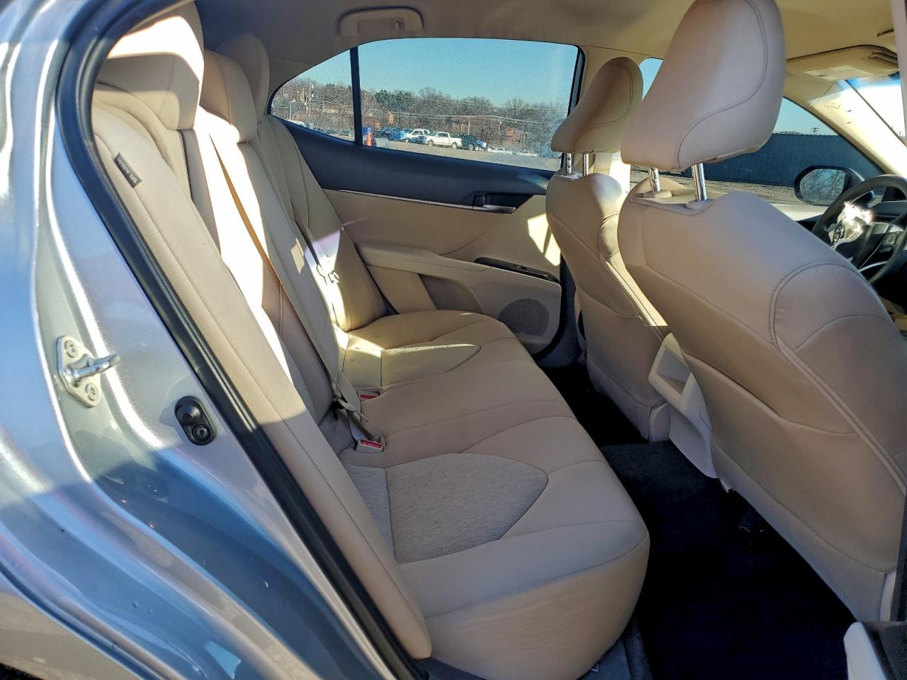 2020 TOYOTA CAMRY LE photo 10