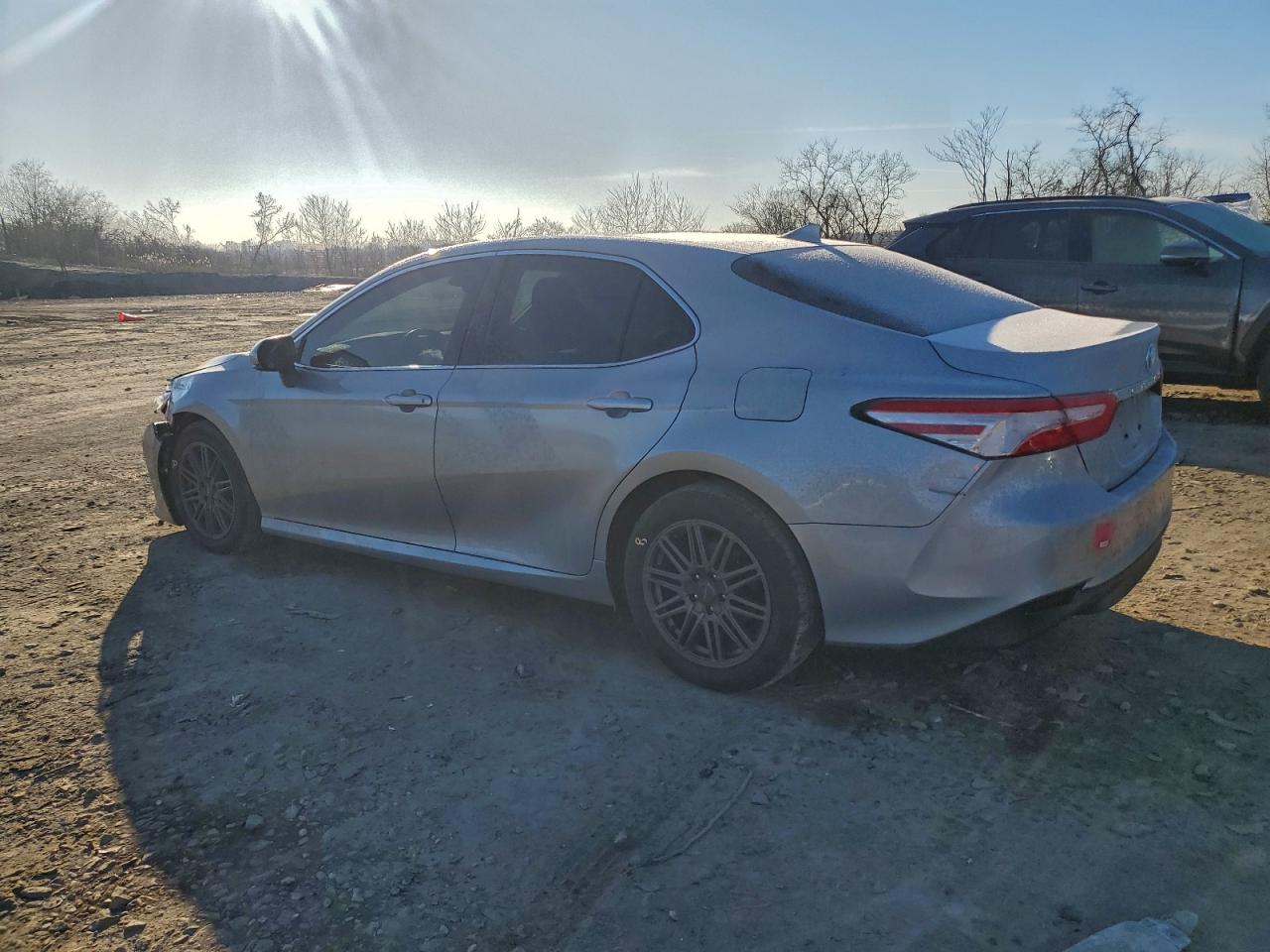 2020 TOYOTA CAMRY LE photo 2