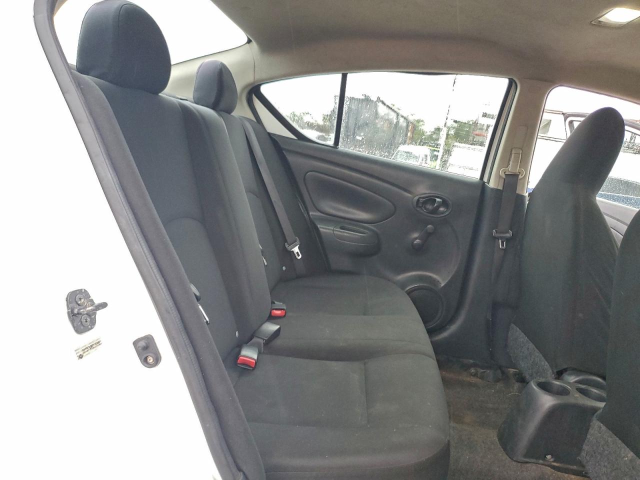 2014 NISSAN VERSA S photo 10