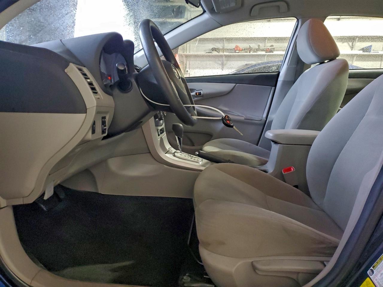 2013 TOYOTA COROLLA BASE photo 7